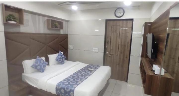 Hotel Royal Sky Ahmedabad Exterior foto