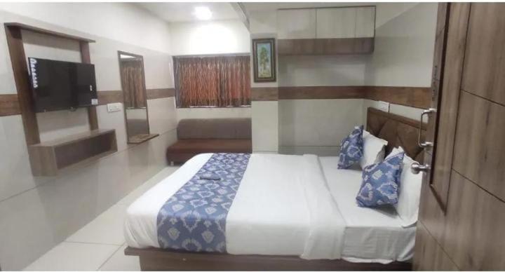 Hotel Royal Sky Ahmedabad Exterior foto